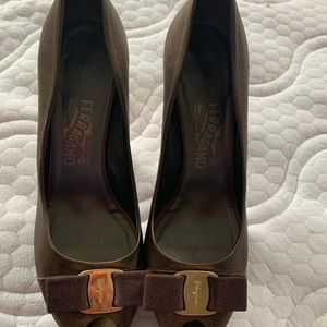 ❤️ Ferragamo  heels ❤️